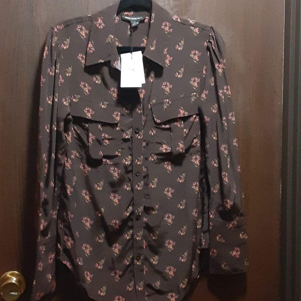 NWT Something Navy floral blouse